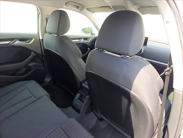 Audi A3 1,6 TDi Bi-xenon,Navi,Tempomat - foto 23