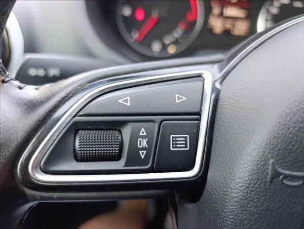 Audi A3 1,6 TDi Bi-xenon,Navi,Tempomat - foto 28