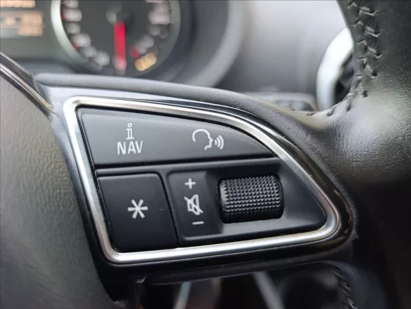 Audi A3 1,6 TDi Bi-xenon,Navi,Tempomat - foto 29