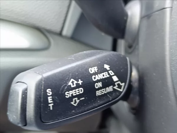 Audi A3 1,6 TDi Bi-xenon,Navi,Tempomat - foto 30