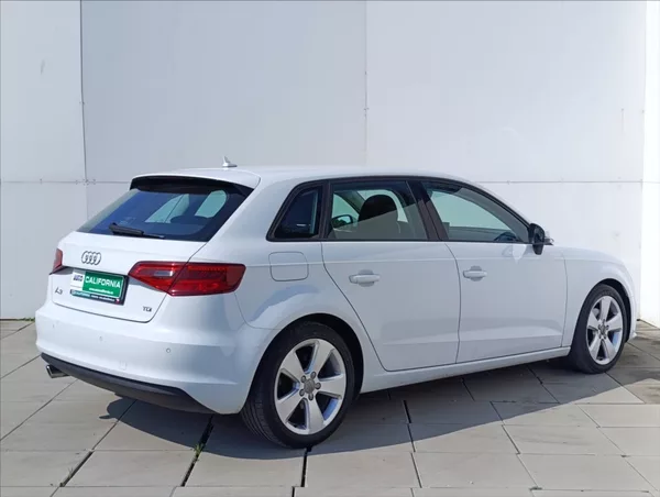 Audi A3 1,6 TDi Bi-xenon,Navi,Tempomat - foto 6