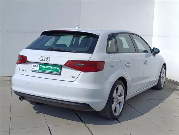 Audi A3 1,6 TDi Bi-xenon,Navi,Tempomat - foto 7