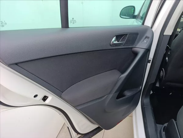 Volkswagen Tiguan 2,0 TDi DSG 4Motion Navi Tažné