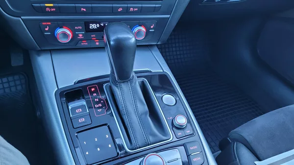 Audi A6 Allroad 3,0TDI 200KW KOUPENO vČR - foto 19