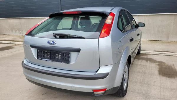 Ford Focus 1,4i 16v - foto 12