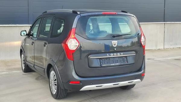 Dacia Lodgy STEPWAY 1,6i 75 KW 7 MÍST - foto 10