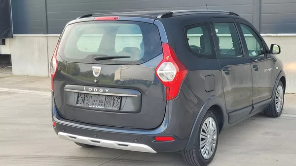 Dacia Lodgy STEPWAY 1,6i 75 KW 7 MÍST - foto 12