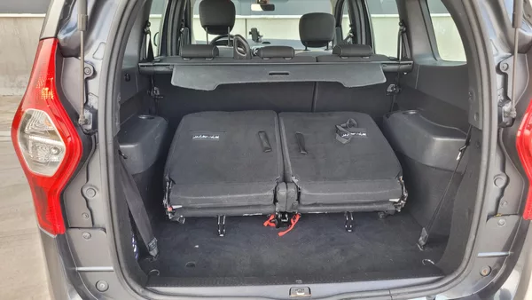 Dacia Lodgy STEPWAY 1,6i 75 KW 7 MÍST - foto 13