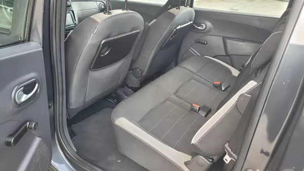 Dacia Lodgy STEPWAY 1,6i 75 KW 7 MÍST - foto 14