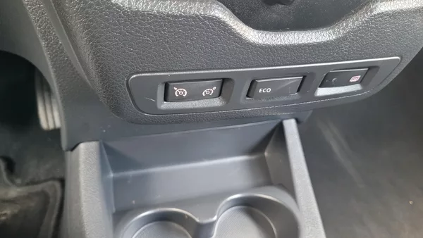 Dacia Lodgy STEPWAY 1,6i 75 KW 7 MÍST - foto 19