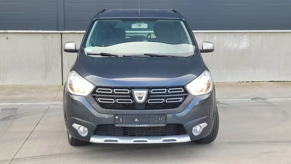 Dacia Lodgy STEPWAY 1,6i 75 KW 7 MÍST - foto 2