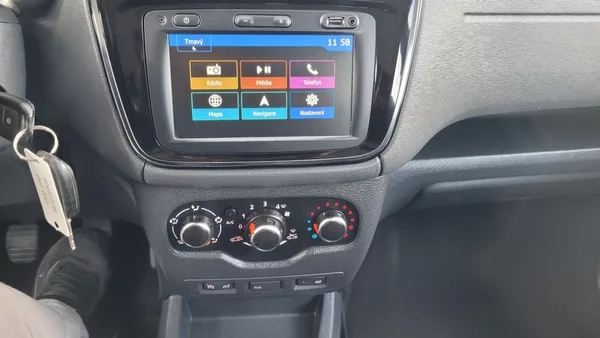Dacia Lodgy STEPWAY 1,6i 75 KW 7 MÍST - foto 25