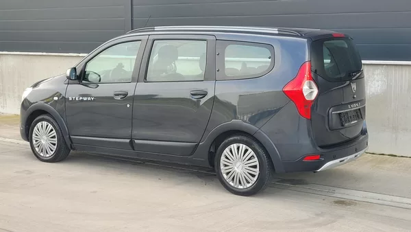 Dacia Lodgy STEPWAY 1,6i 75 KW 7 MÍST - foto 4