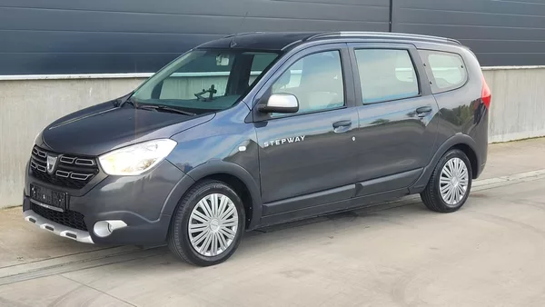 Dacia Lodgy STEPWAY 1,6i 75 KW 7 MÍST - foto 6