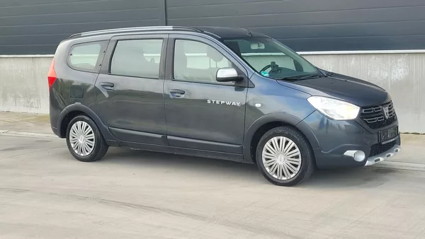 Dacia Lodgy STEPWAY 1,6i 75 KW 7 MÍST - foto 7
