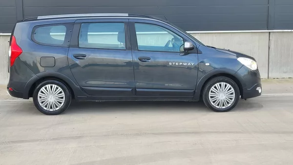 Dacia Lodgy STEPWAY 1,6i 75 KW 7 MÍST - foto 8