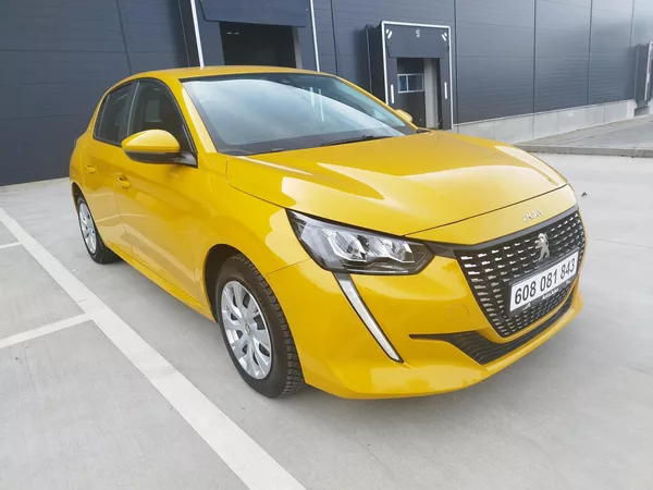 Peugeot 208 1.2i,volat-608 081 843