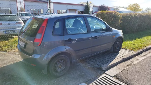 Ford Fiesta 1.3i,VOLAT- 608 081 843 - foto 3