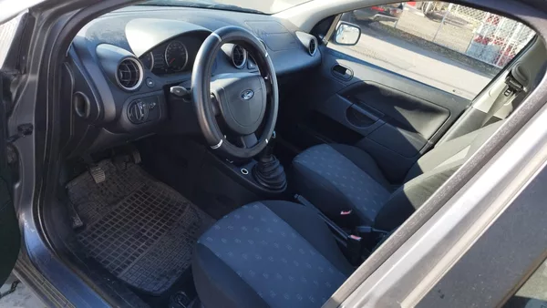 Ford Fiesta 1.3i,VOLAT- 608 081 843 - foto 8