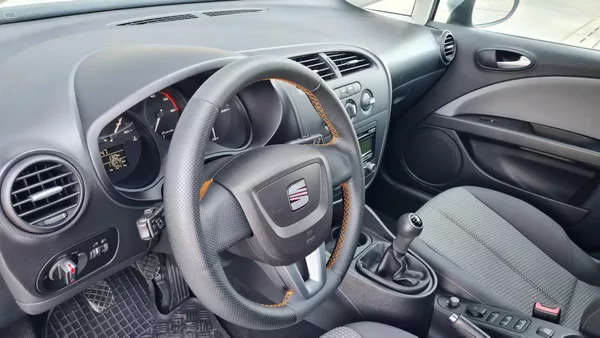 Seat Leon 1,6TDI 77KW - foto 14
