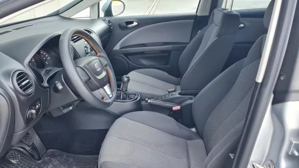 Seat Leon 1,6TDI 77KW - foto 19