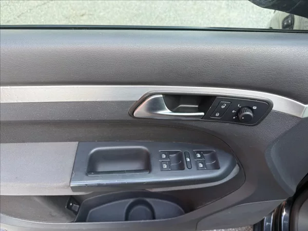 Volkswagen Touran 1,4 TSi Higline - foto 10