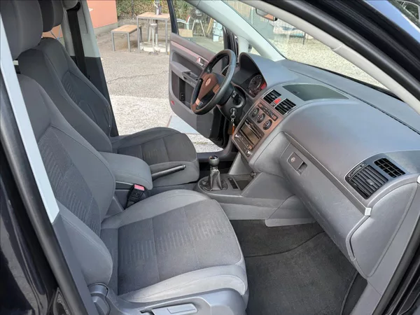 Volkswagen Touran 1,4 TSi Higline - foto 17