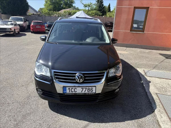 Volkswagen Touran 1,4 TSi Higline - foto 2