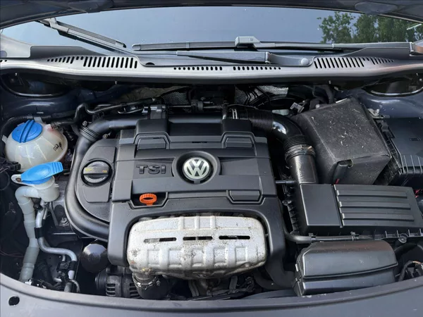 Volkswagen Touran 1,4 TSi Higline - foto 27
