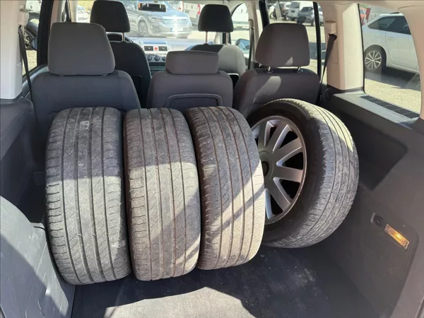 Volkswagen Touran 1,4 TSi Higline - foto 29