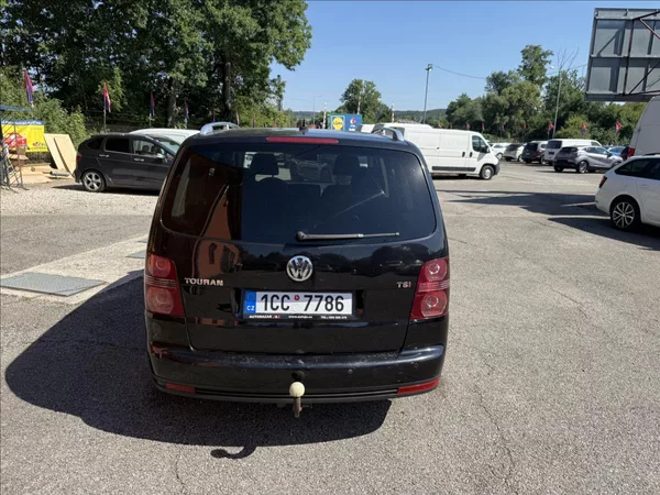 Volkswagen Touran 1,4 TSi Higline - foto 6