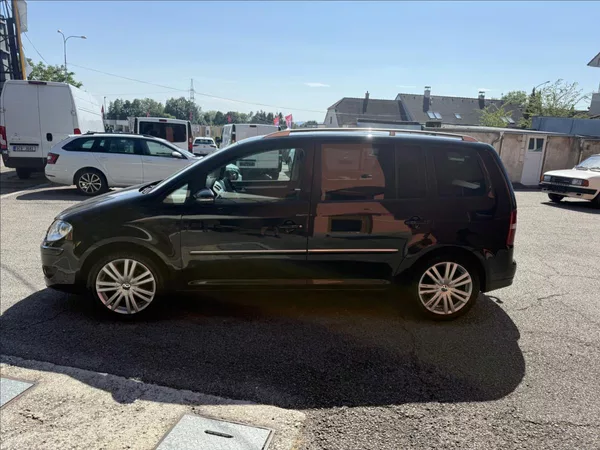 Volkswagen Touran 1,4 TSi Higline - foto 8