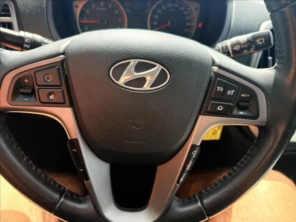 Hyundai i20 1,3 i - foto 12