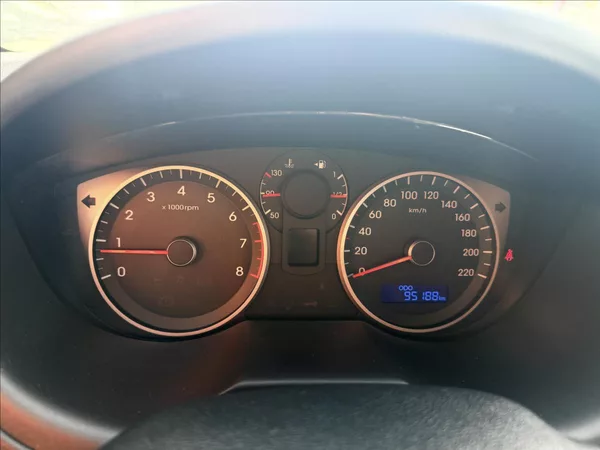 Hyundai i20 1,3 i - foto 13