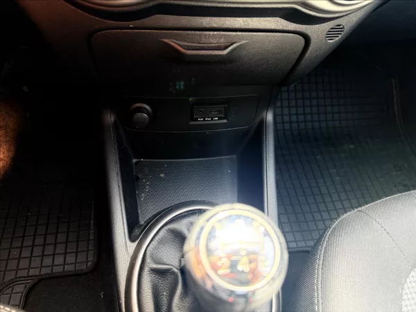 Hyundai i20 1,3 i - foto 15