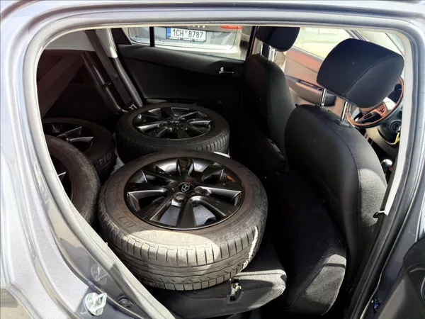 Hyundai i20 1,3 i - foto 18