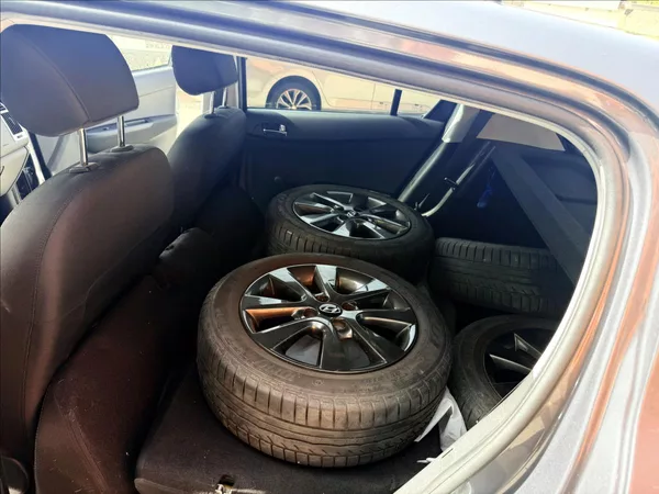 Hyundai i20 1,3 i - foto 19