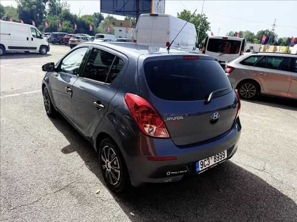 Hyundai i20 1,3 i - foto 7