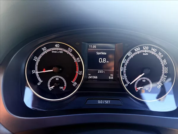 Škoda Rapid 1,0 TSi 1.Majitel ČR - foto 12
