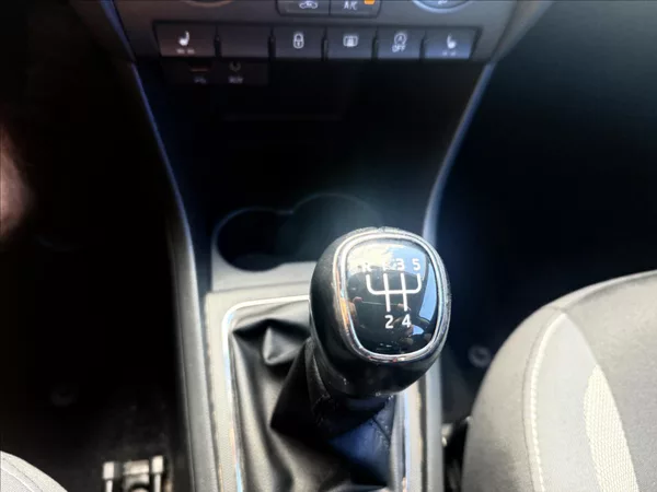 Škoda Rapid 1,0 TSi 1.Majitel ČR - foto 16