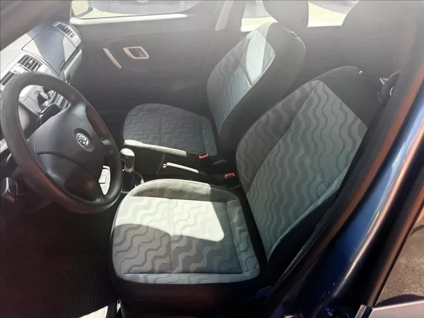 Škoda Roomster 1,2 HTP - foto 16