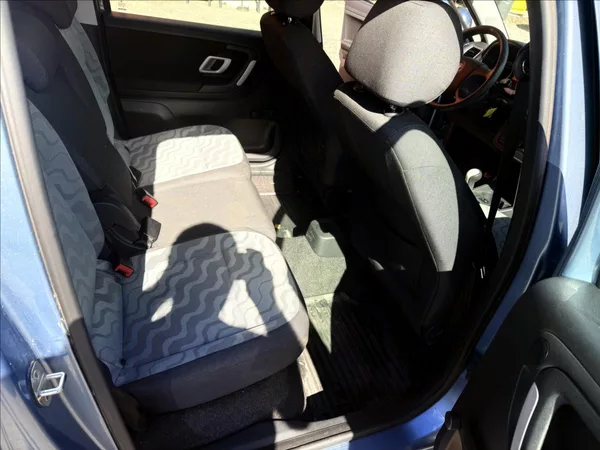 Škoda Roomster 1,2 HTP - foto 18