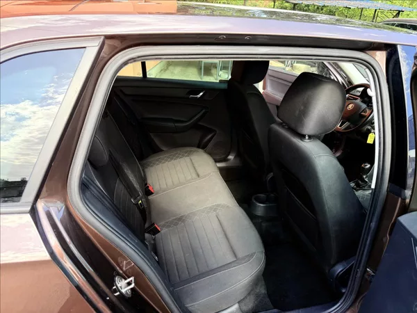Škoda Rapid 1,2 TSi STYLE PLUS ČR - foto 20