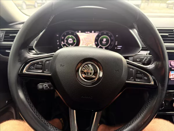 Škoda Superb 2,0 TDi Laurin & Klement - foto 12