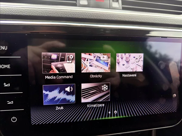 Škoda Superb 2,0 TDi Laurin & Klement - foto 18