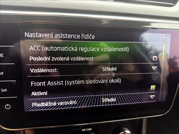 Škoda Superb 2,0 TDi Laurin & Klement - foto 19