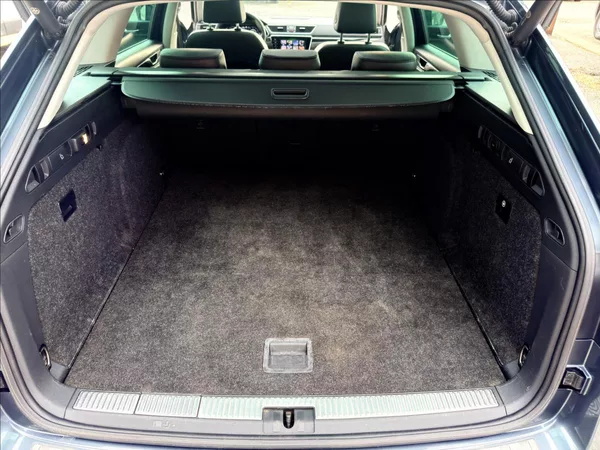 Škoda Superb 2,0 TDi Laurin & Klement - foto 28