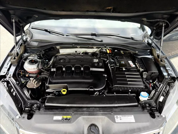 Škoda Superb 2,0 TDi Laurin & Klement - foto 31