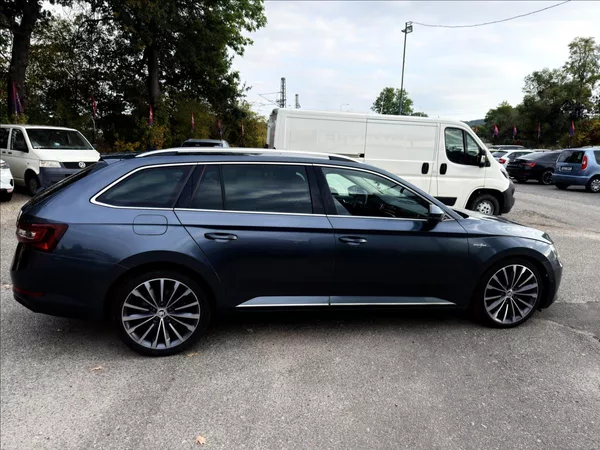 Škoda Superb 2,0 TDi Laurin & Klement - foto 4