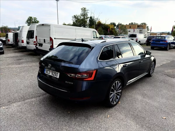 Škoda Superb 2,0 TDi Laurin & Klement - foto 5